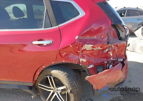 2017 Nissan Rogue S z USA, uszkodzony, nr VIN 5N1AT2MN7HC844152